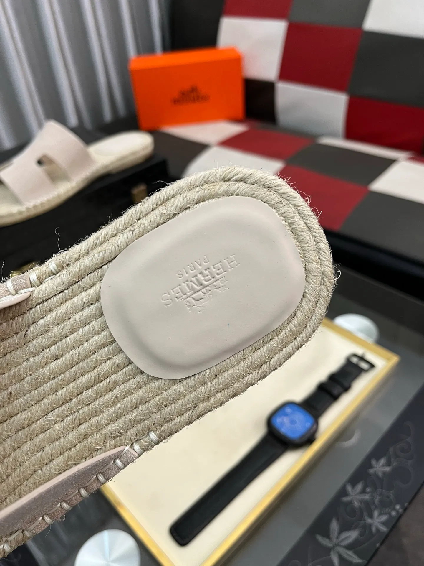 Men's shoes 💰320⌚️⌚️《HERMES》Hermès 💁♂️Men's casual slippers, quality comparison at counters🧚🏿♂️ The first layer of the upper is imported high mercerized matte, purely hand-drawn, raw rubber breathable and non-slip outsole, the lining is breathable and comfortable lambskin, the density is 100% comfortable, the original rubber outsole is wear-resistant and has a code number of 38-44. Can be customized 45-46-47